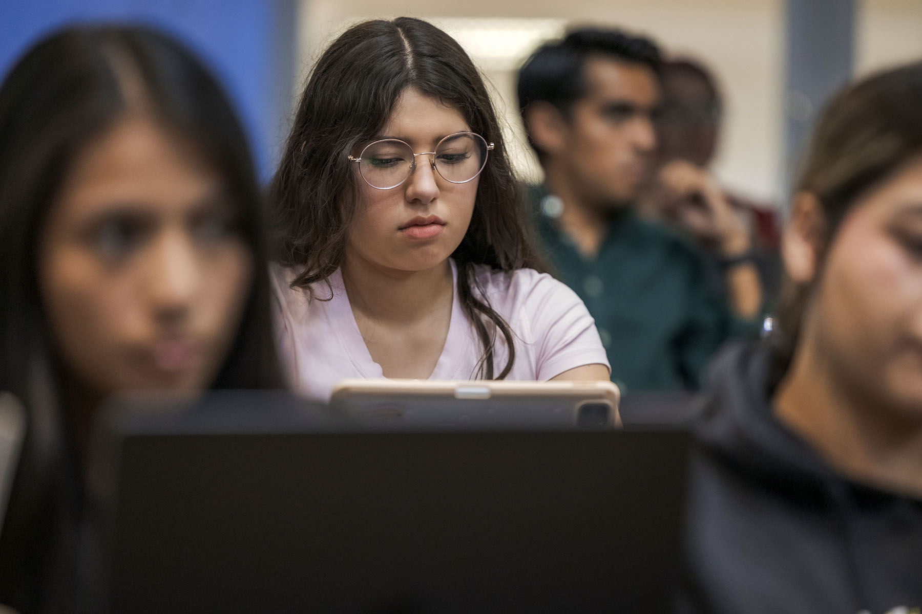 5 / 10 - Conferencia: La Inteligencia Artificial Generativa en la Enseñanza y la Práctica 5 / 10 - Conferencia: La Inteligencia Artificial Generativa en la Enseñanza y la Práctica