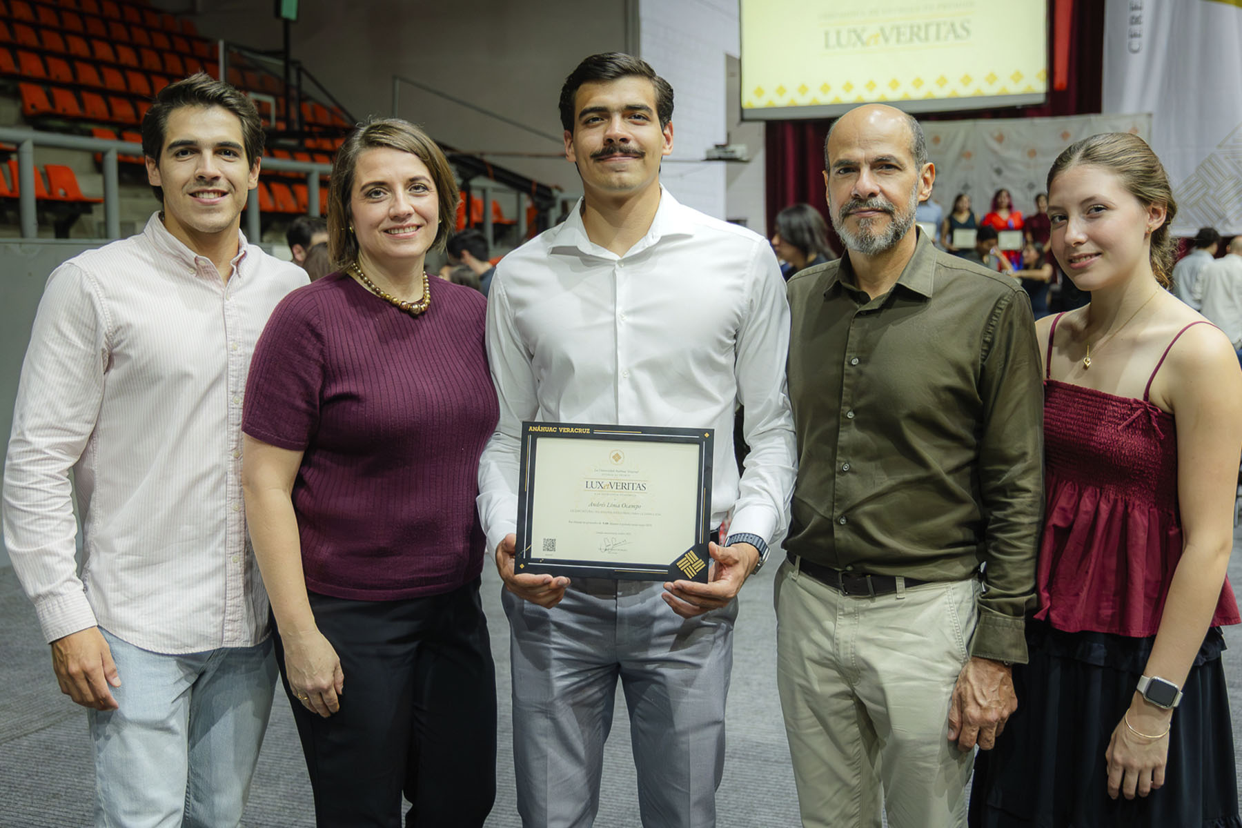 60 / 88 - Premios Lux et Veritas: Galería 60 / 88 - Premios Lux et Veritas: Galería