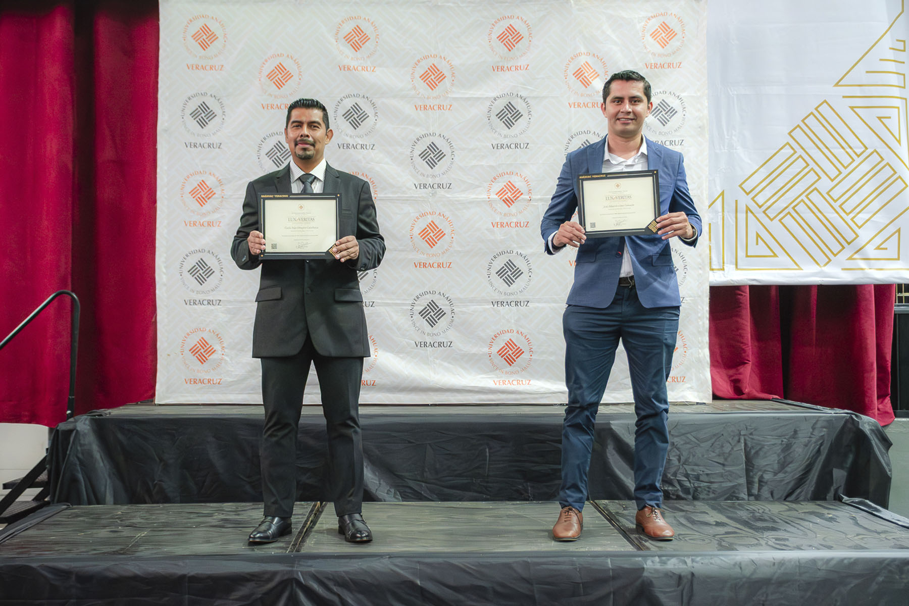 27 / 88 - Premios Lux et Veritas: Galería 27 / 88 - Premios Lux et Veritas: Galería