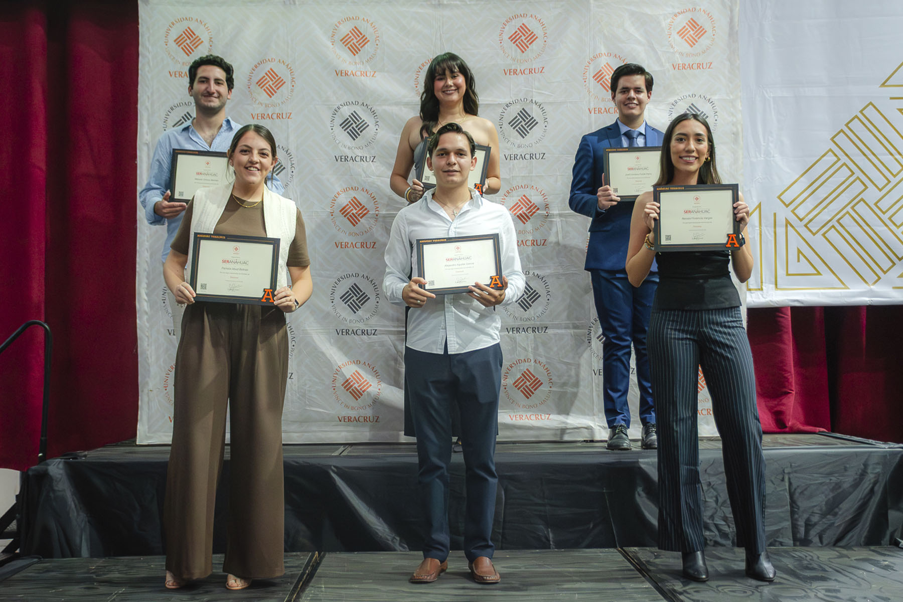 37 / 88 - Premios Lux et Veritas: Galería 37 / 88 - Premios Lux et Veritas: Galería