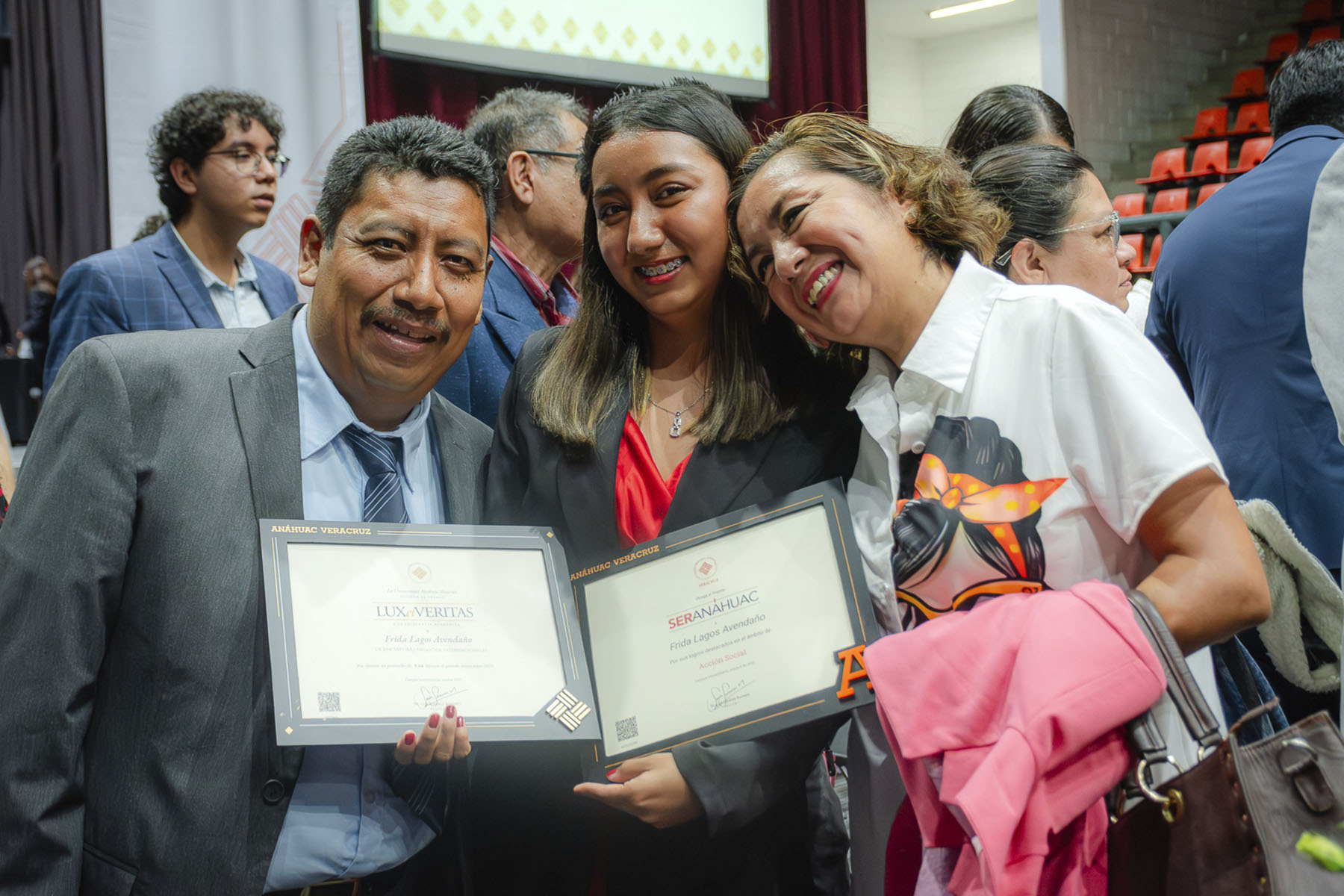 41 / 88 - Premios Lux et Veritas: Galería 41 / 88 - Premios Lux et Veritas: Galería