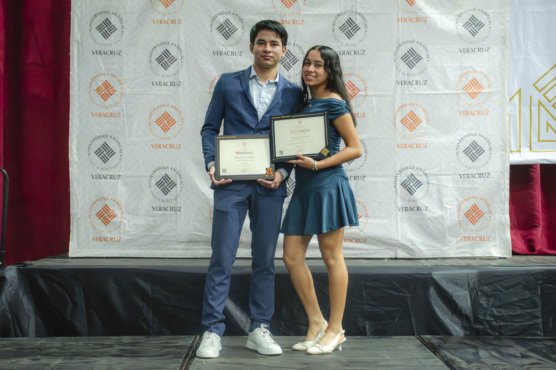 50 / 88 - Premios Lux et Veritas: Galería 50 / 88 - Premios Lux et Veritas: Galería