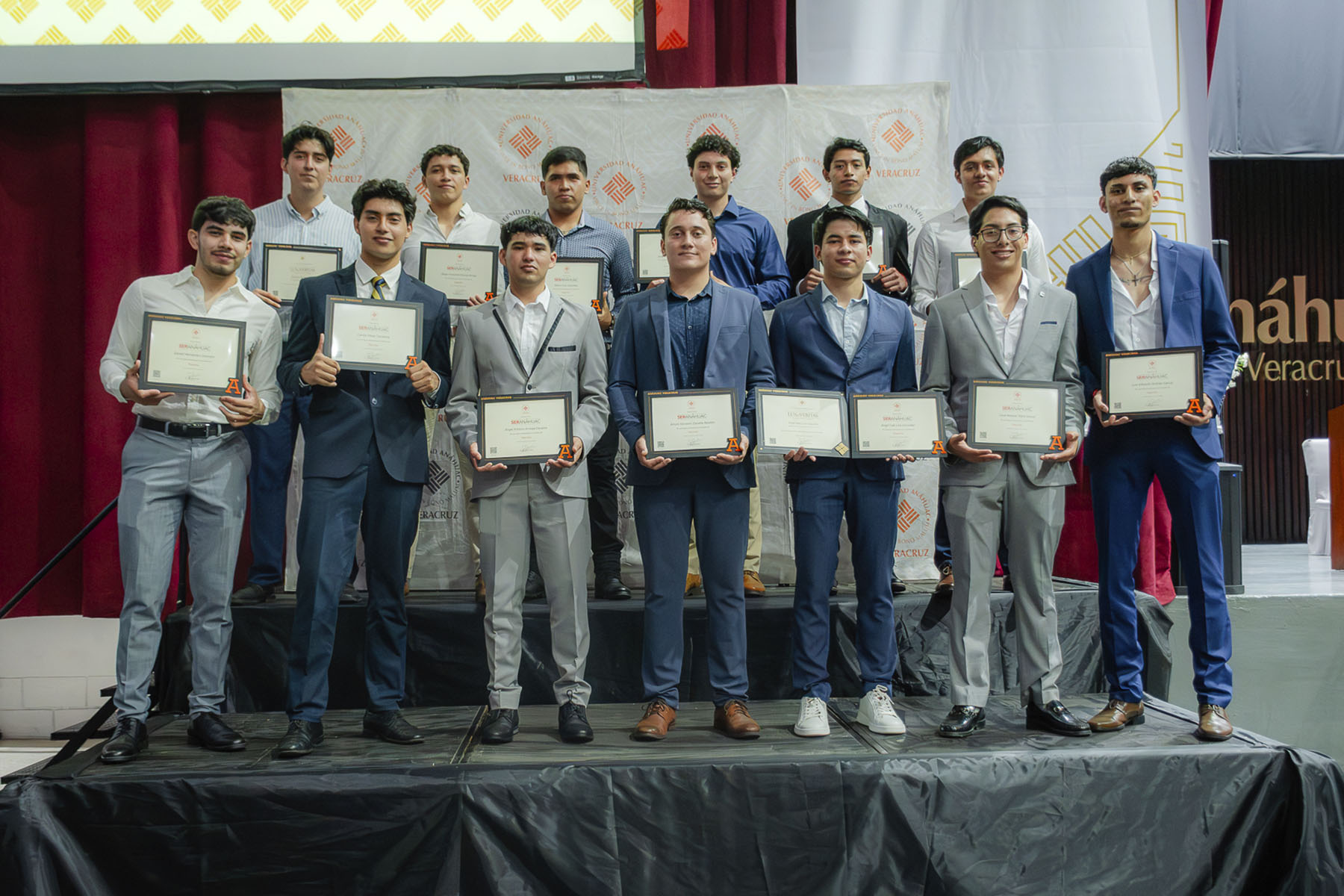 51 / 88 - Premios Lux et Veritas: Galería 51 / 88 - Premios Lux et Veritas: Galería