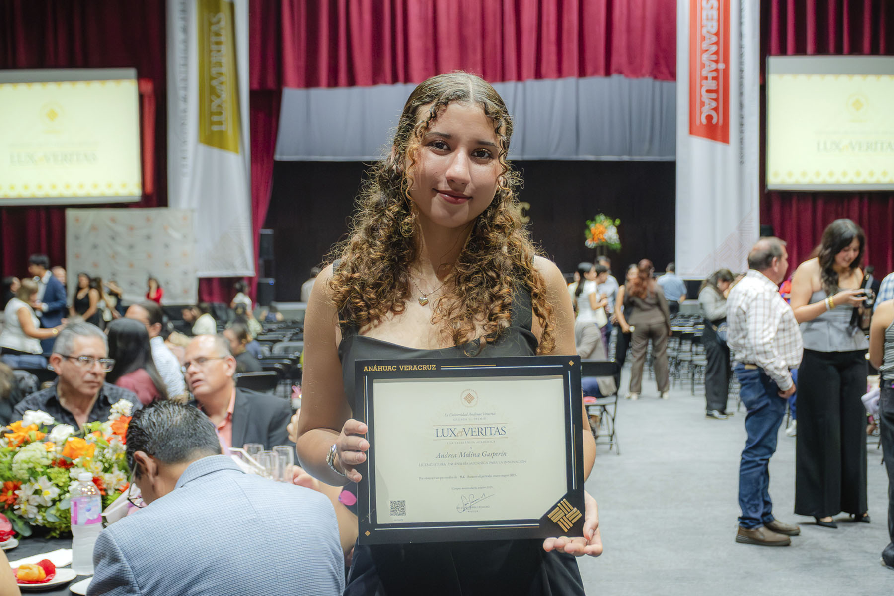 58 / 88 - Premios Lux et Veritas: Galería 58 / 88 - Premios Lux et Veritas: Galería