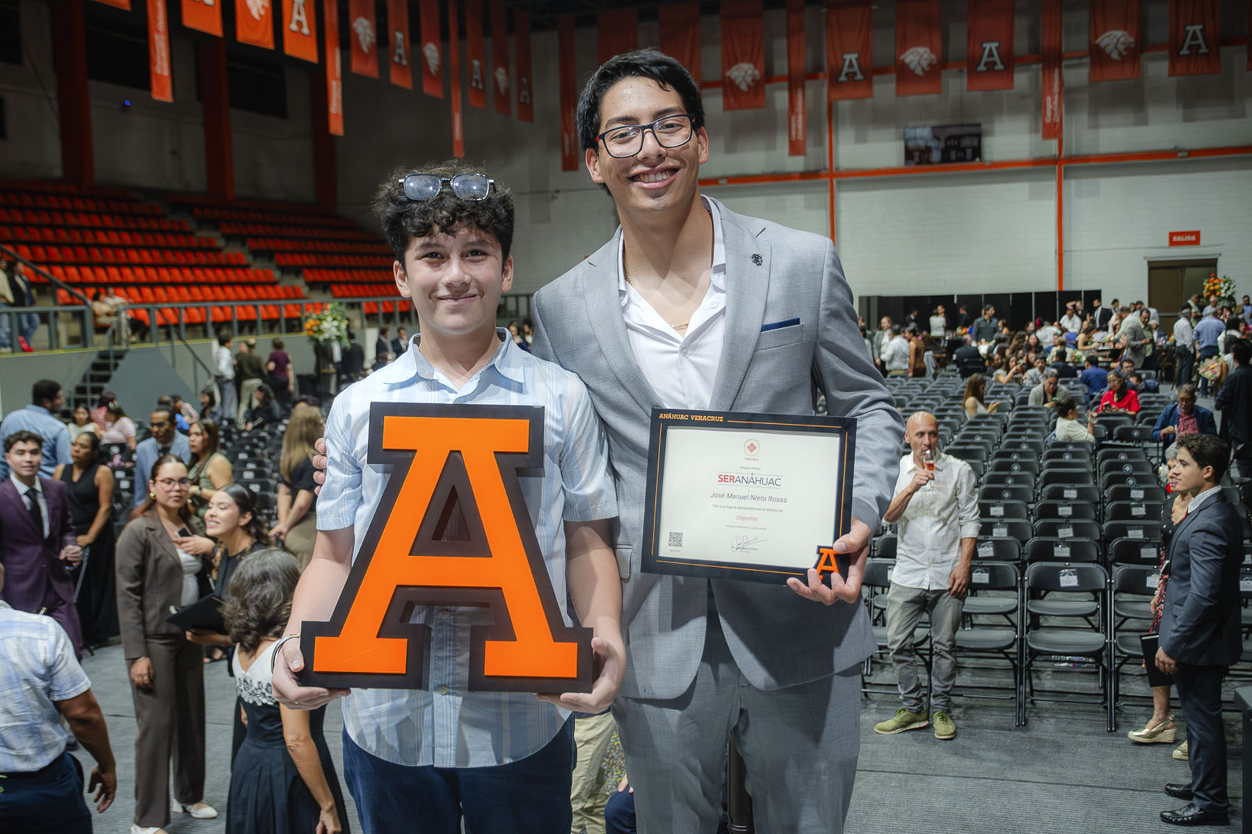 61 / 88 - Premios Lux et Veritas: Galería 61 / 88 - Premios Lux et Veritas: Galería