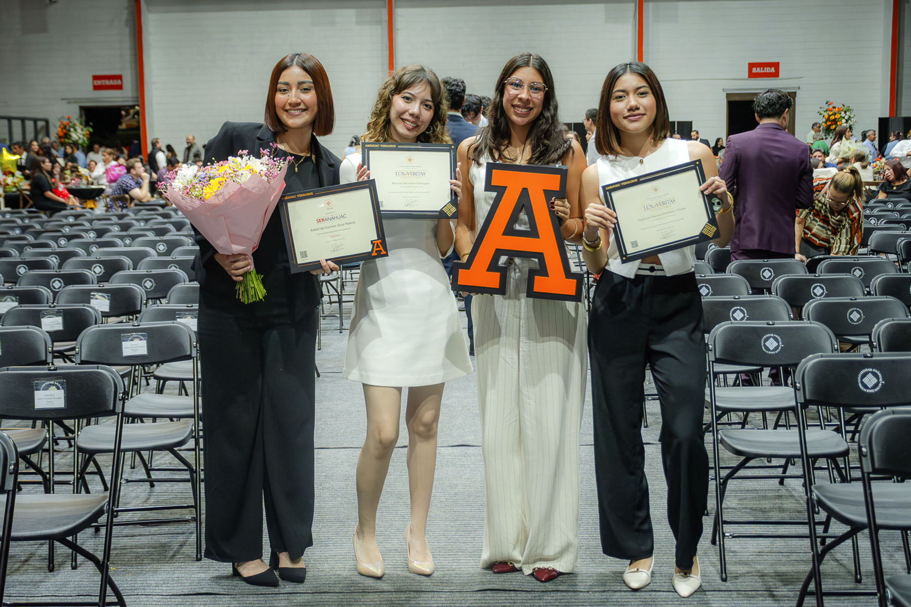 67 / 88 - Premios Lux et Veritas: Galería 67 / 88 - Premios Lux et Veritas: Galería