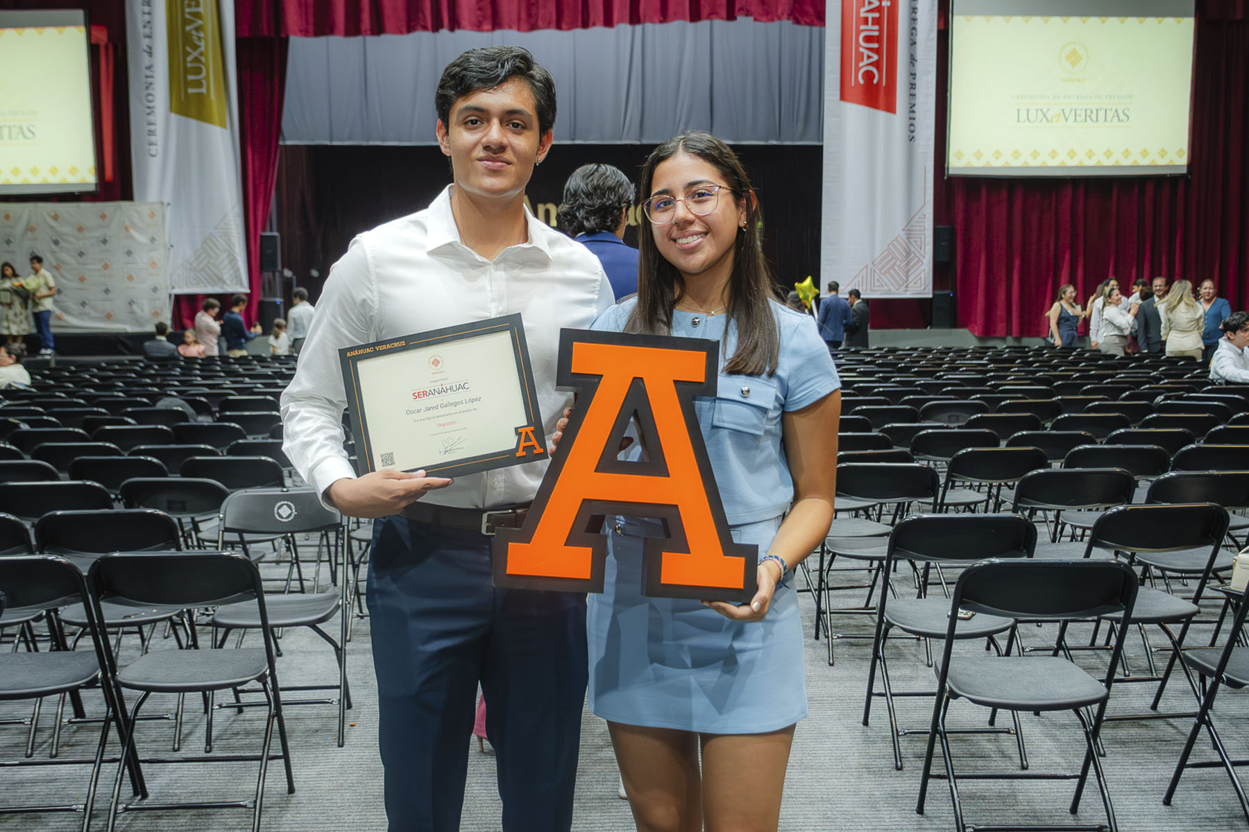 70 / 88 - Premios Lux et Veritas: Galería 70 / 88 - Premios Lux et Veritas: Galería