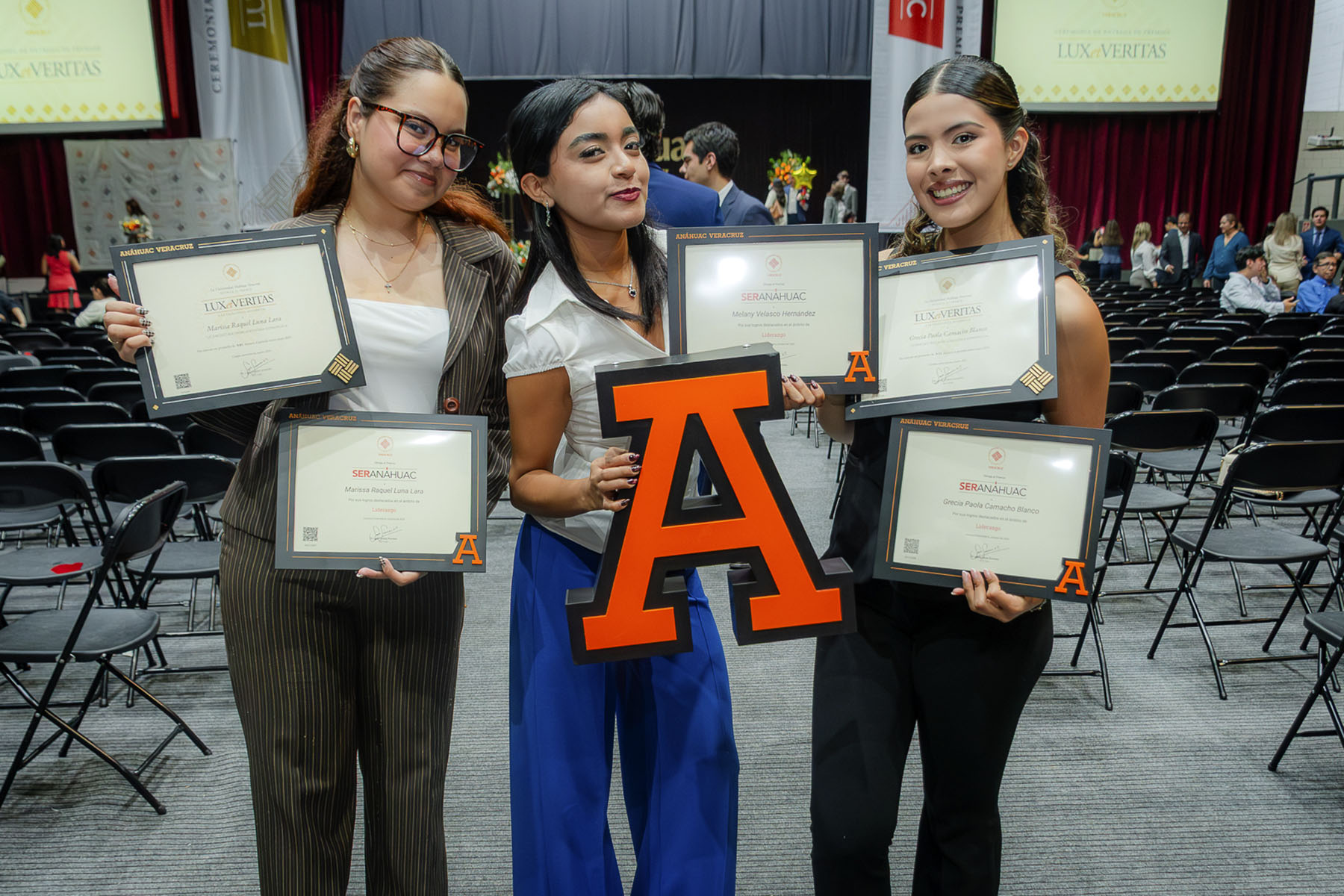 71 / 88 - Premios Lux et Veritas: Galería 71 / 88 - Premios Lux et Veritas: Galería