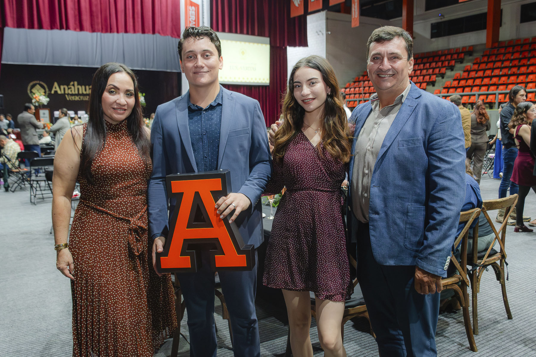 72 / 88 - Premios Lux et Veritas: Galería 72 / 88 - Premios Lux et Veritas: Galería