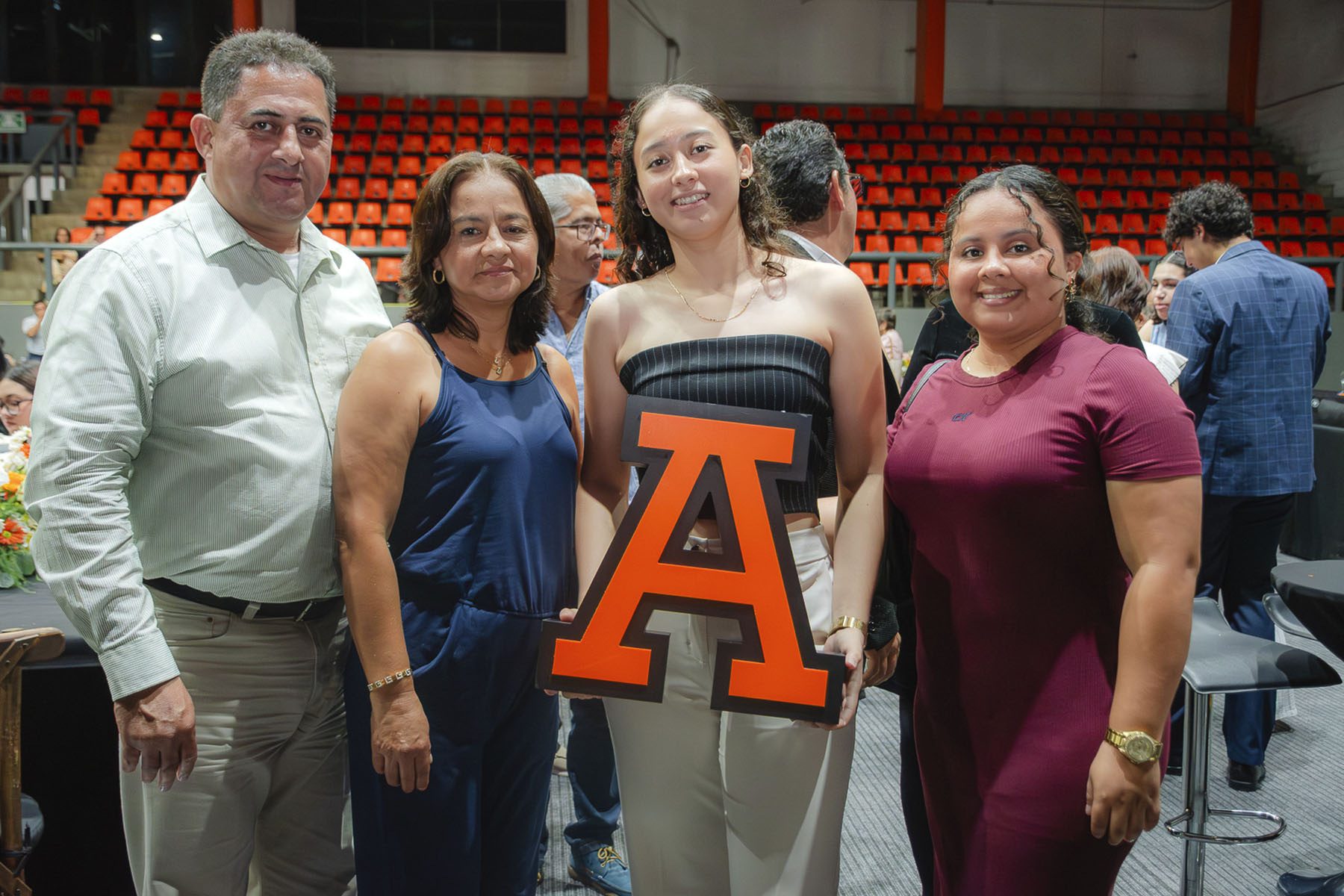 73 / 88 - Premios Lux et Veritas: Galería 73 / 88 - Premios Lux et Veritas: Galería