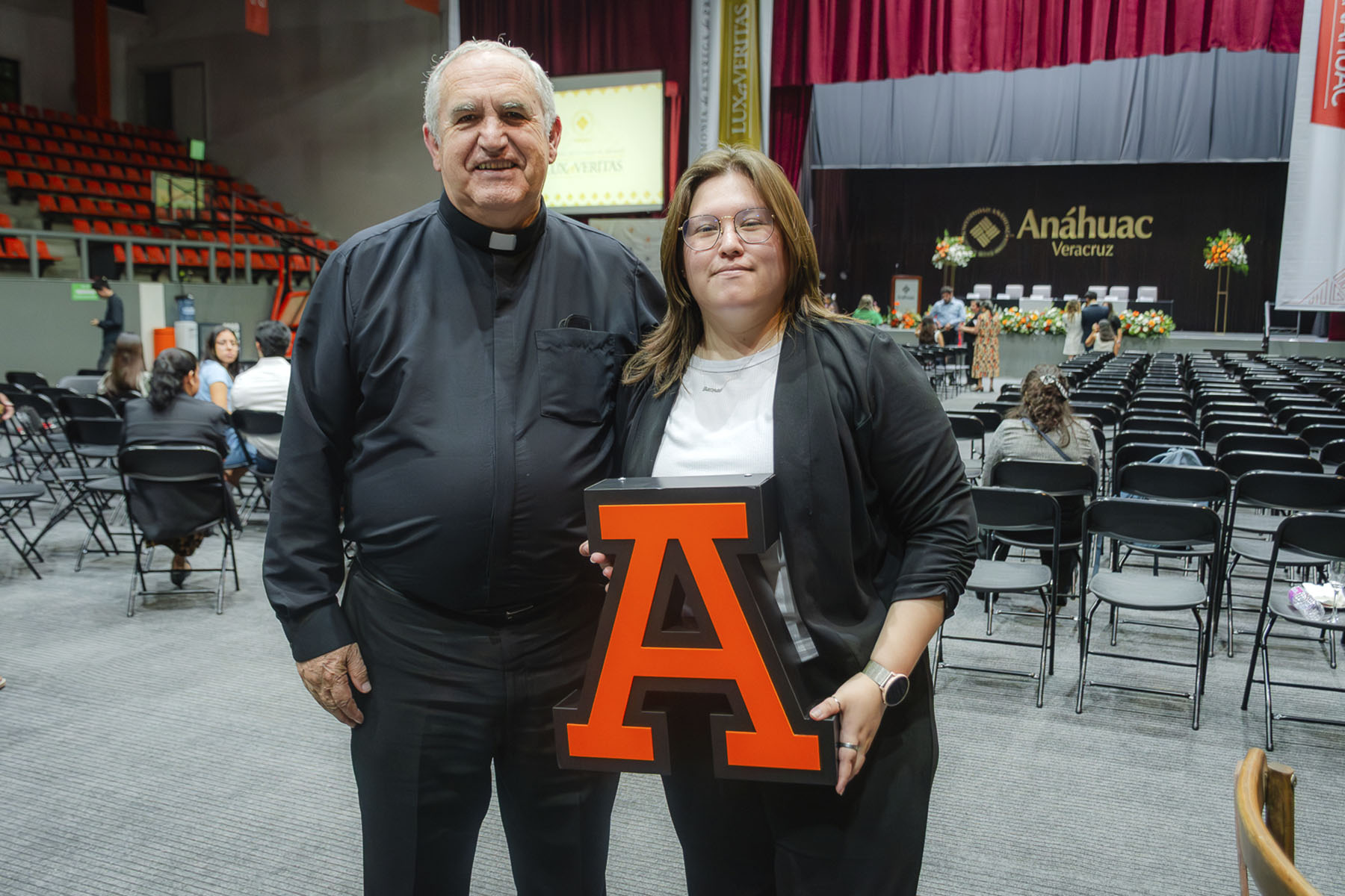 83 / 88 - Premios Lux et Veritas: Galería 83 / 88 - Premios Lux et Veritas: Galería