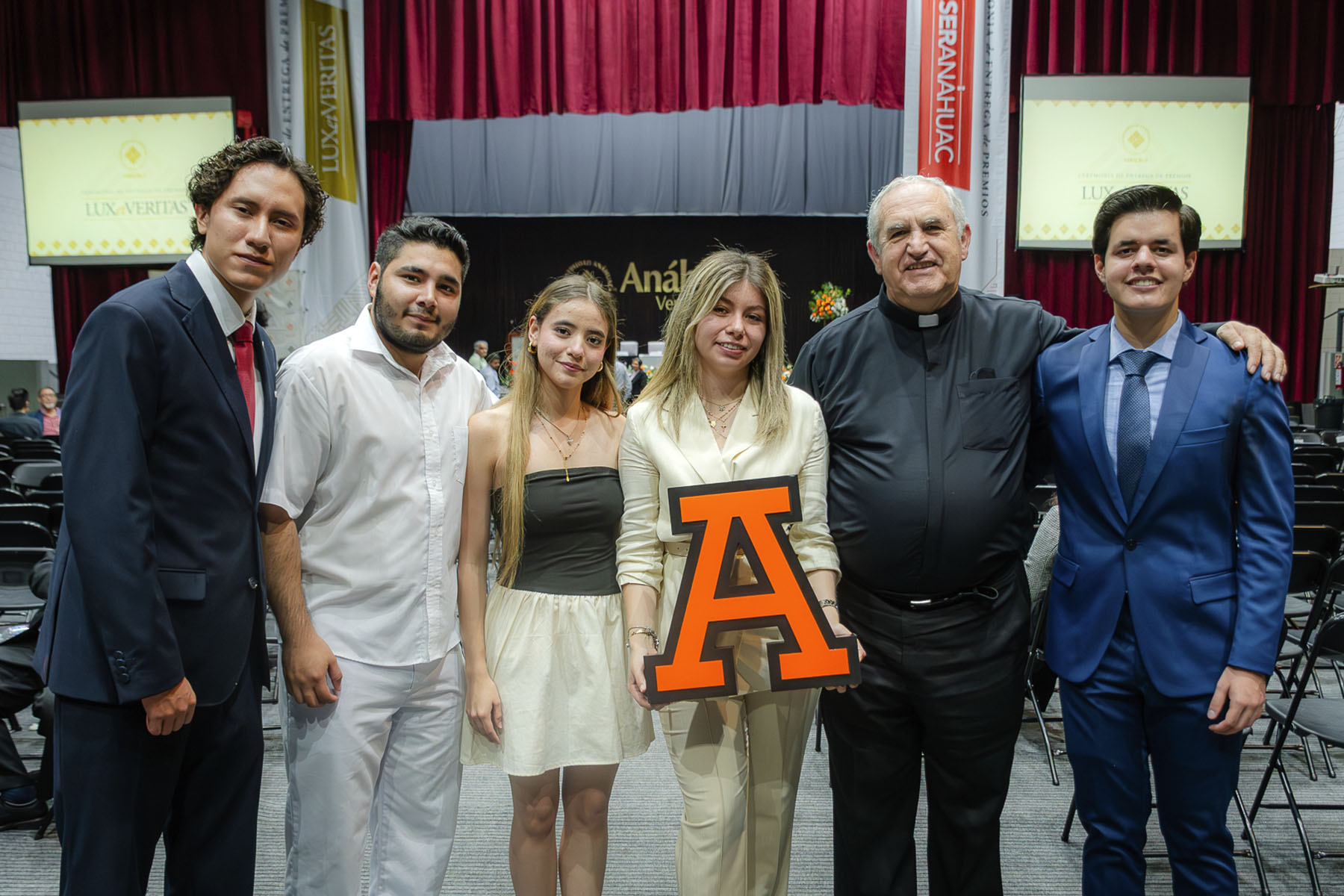 86 / 88 - Premios Lux et Veritas: Galería 86 / 88 - Premios Lux et Veritas: Galería