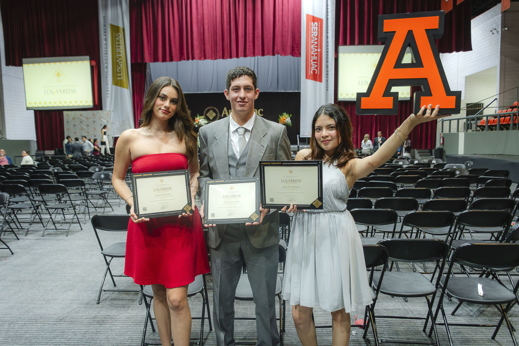 87 / 88 - Premios Lux et Veritas: Galería 87 / 88 - Premios Lux et Veritas: Galería