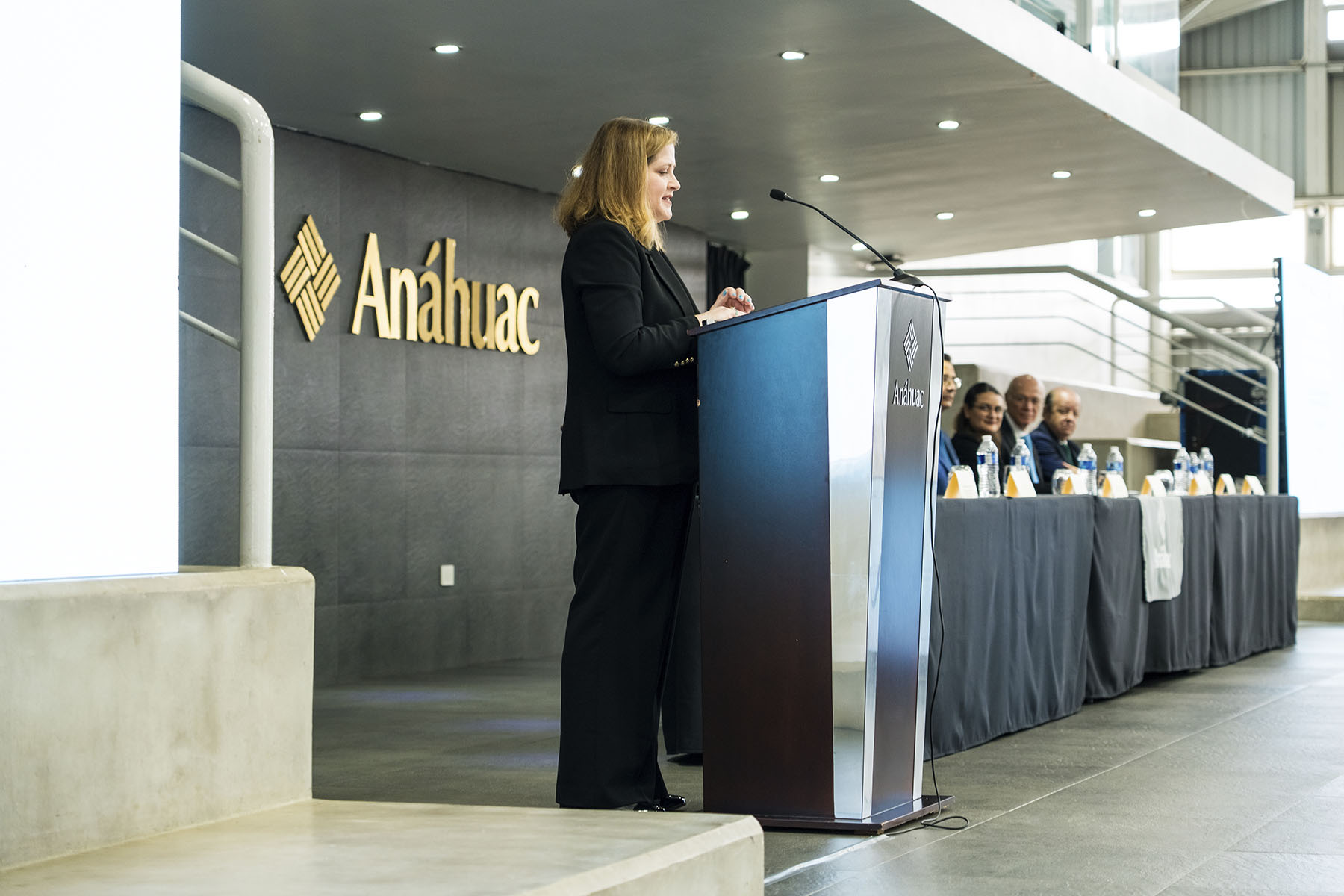 8 / 135 - Día Uno 8 / 135 - Día Uno