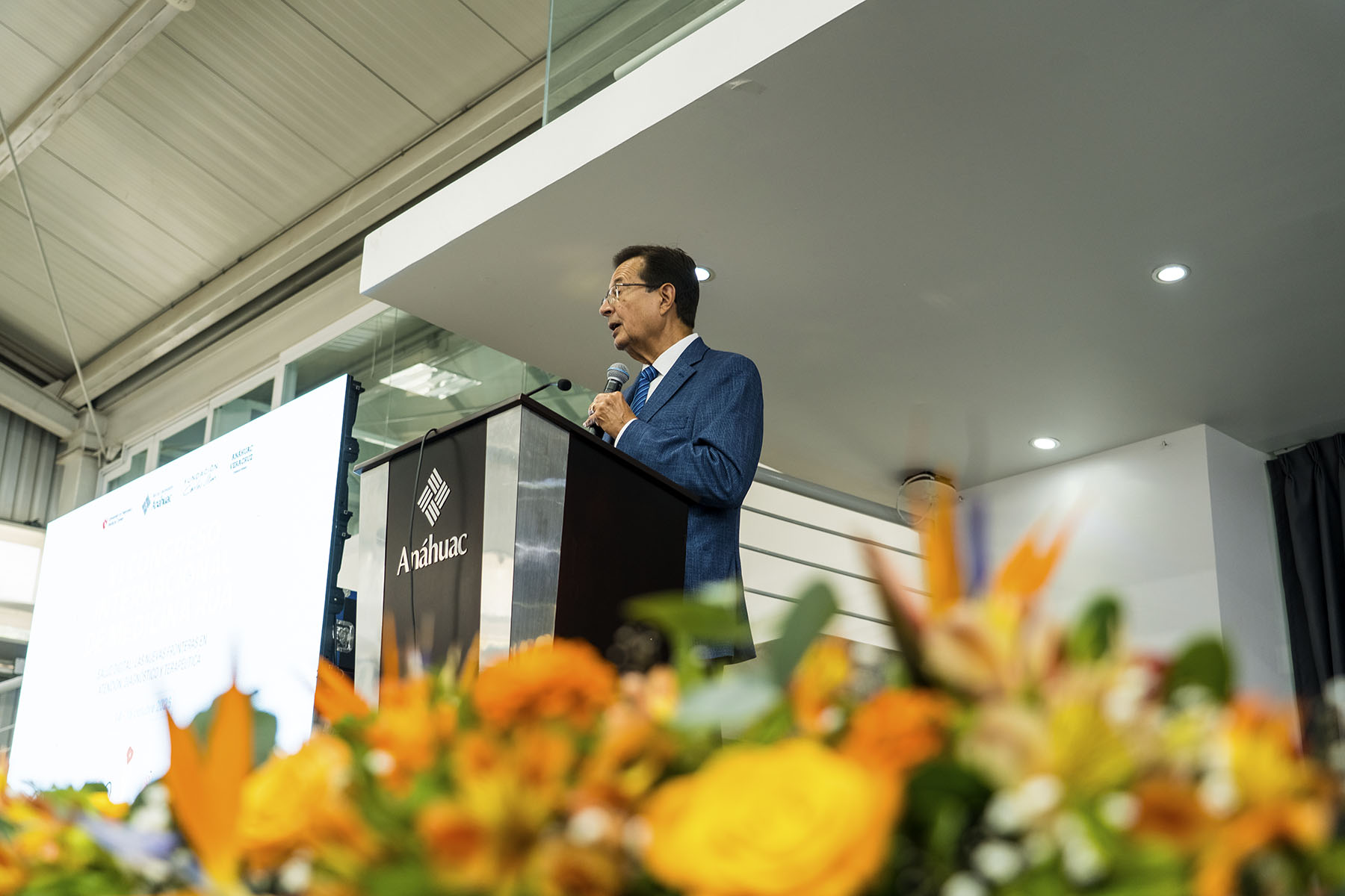 23 / 135 - Día Uno 23 / 135 - Día Uno