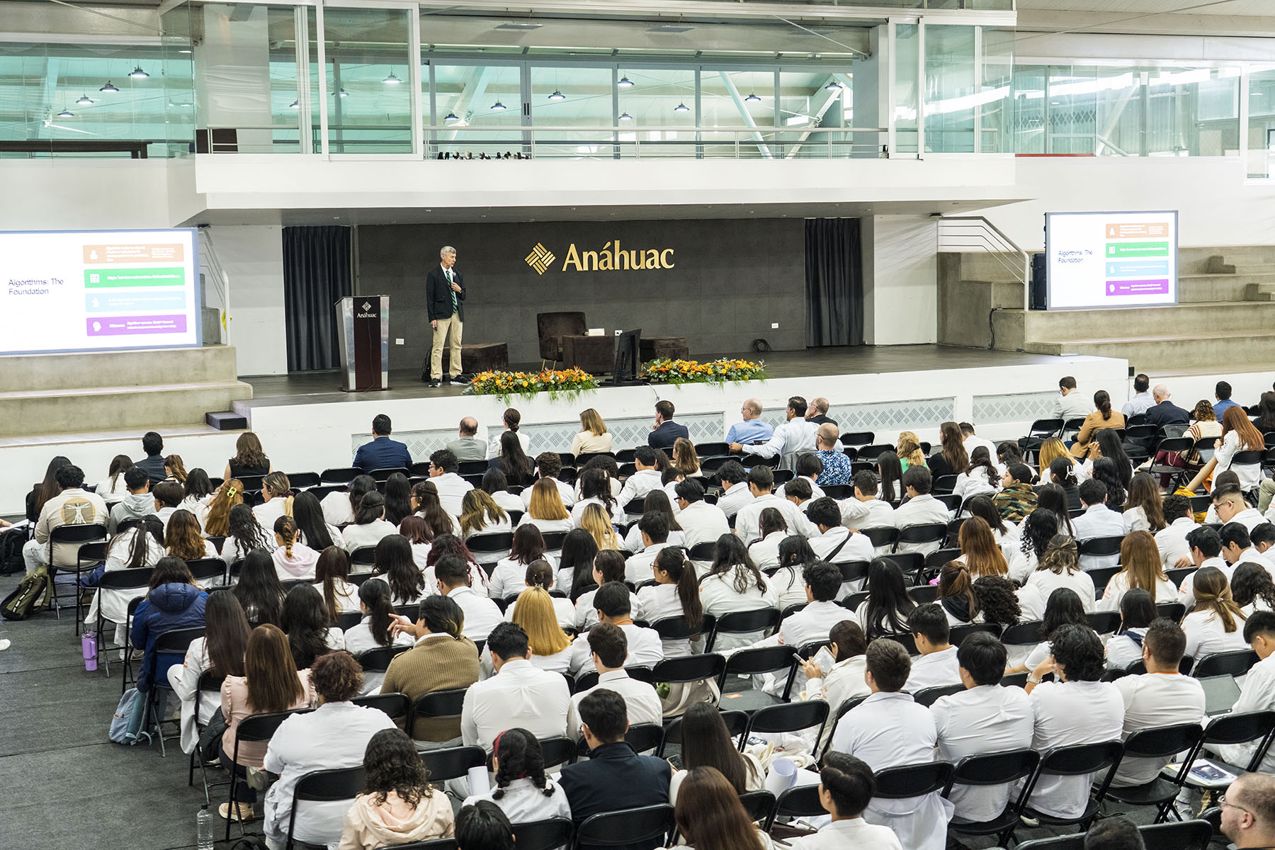 41 / 135 - Día Dos 41 / 135 - Día Dos