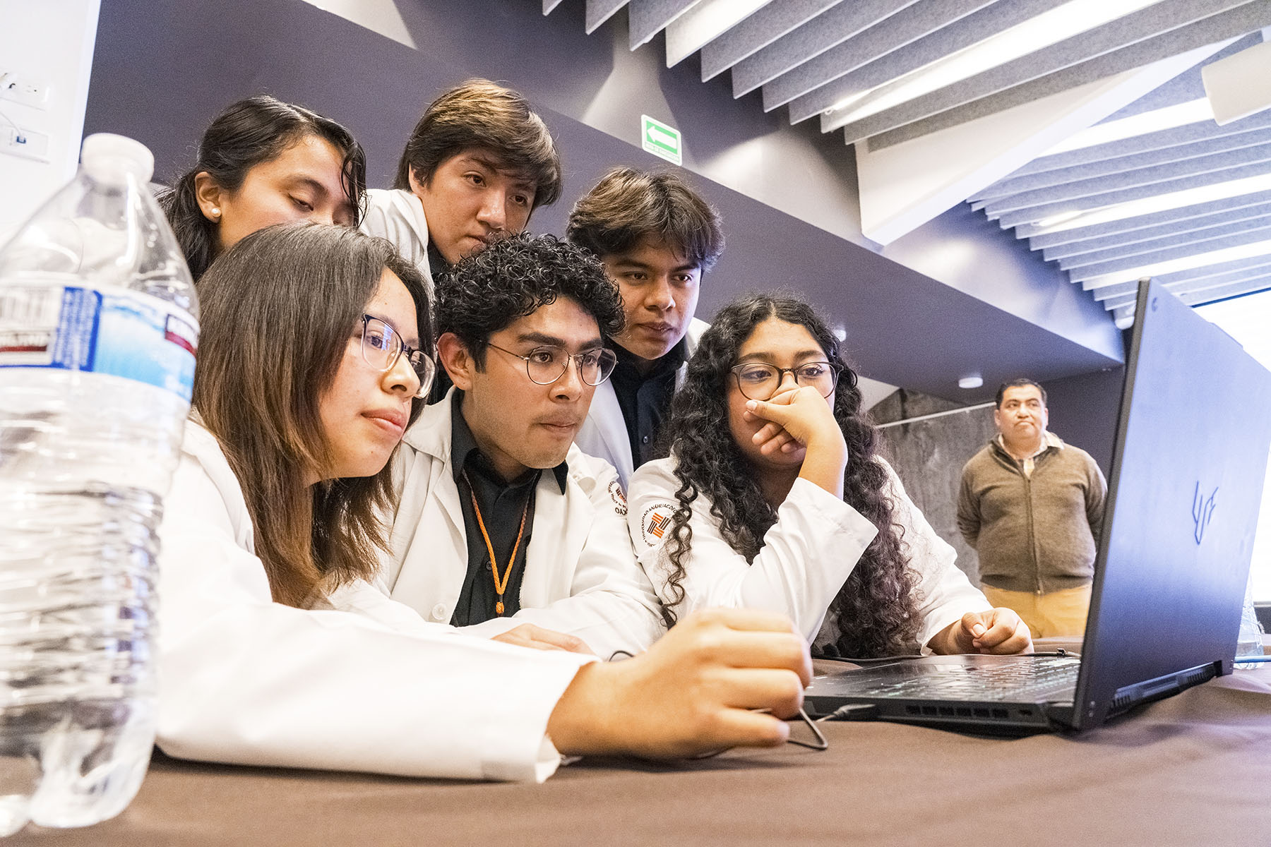 83 / 135 - Día Dos 83 / 135 - Día Dos