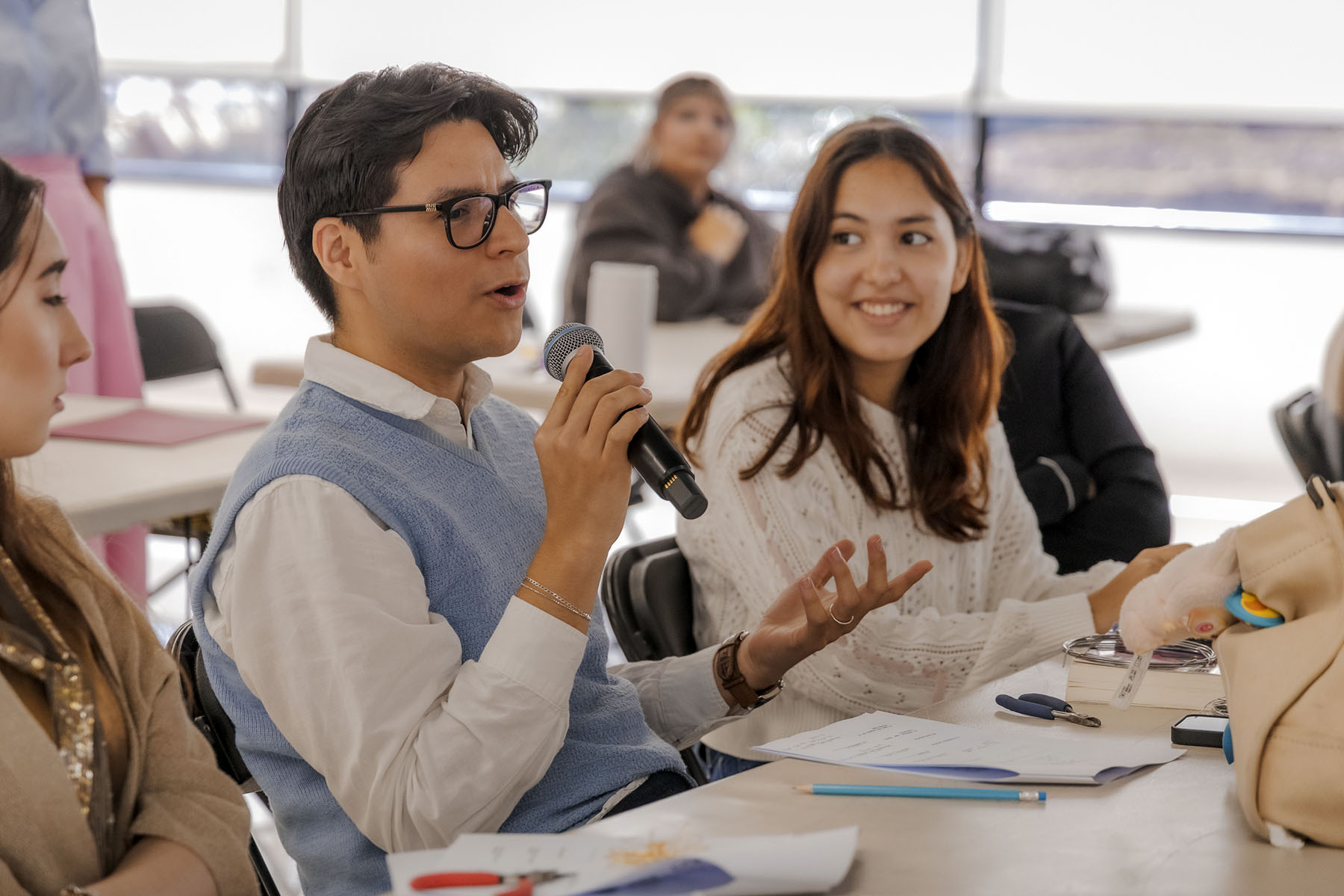 13 / 20 - Día del Diseñador de Moda 13 / 20 - Día del Diseñador de Moda