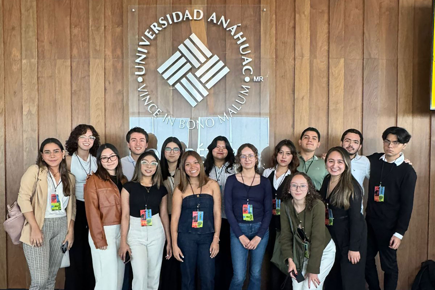 1 / 7 - Estudiantes Fortalecen su Formación en el Business Summit 2025 1 / 7 - Estudiantes Fortalecen su Formación en el Business Summit 2025