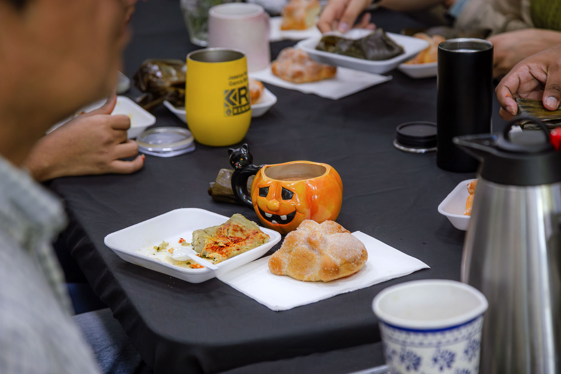 18 / 25 - Festín de Día de Muertos: Posgrados y Educación Continua 18 / 25 - Festín de Día de Muertos: Posgrados y Educación Continua