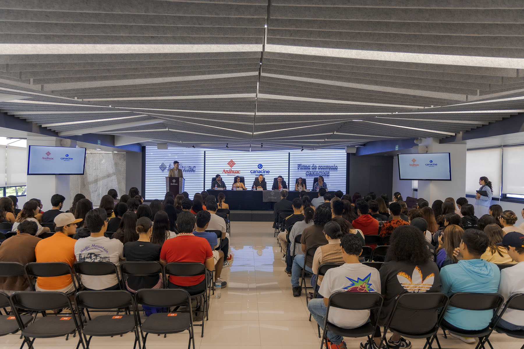 1 / 15 - Firma de Convenio con CANACINE Veracruz 1 / 15 - Firma de Convenio con CANACINE Veracruz