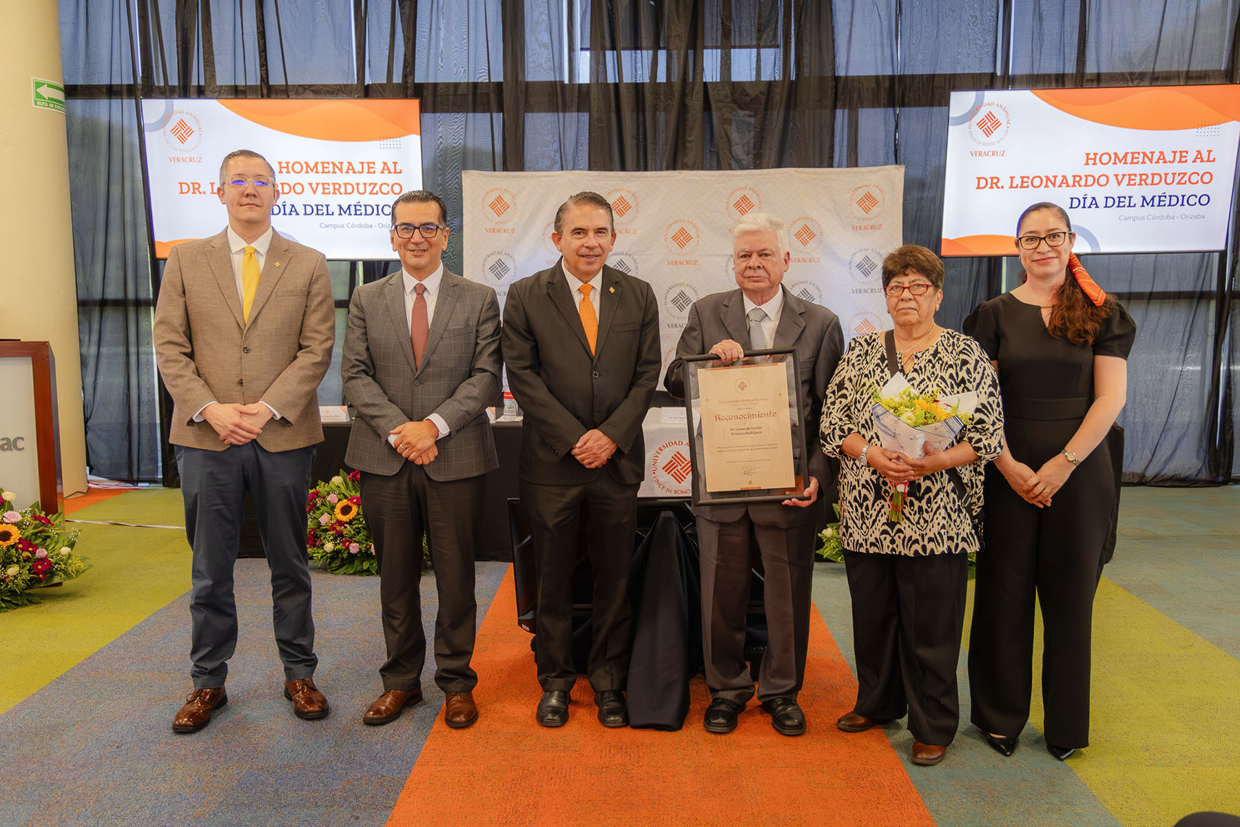 22 / 40 - Homenaje al Dr. Leonardo Verduzco Rodríguez en el Marco del Día del Médico 22 / 40 - Homenaje al Dr. Leonardo Verduzco Rodríguez en el Marco del Día del Médico