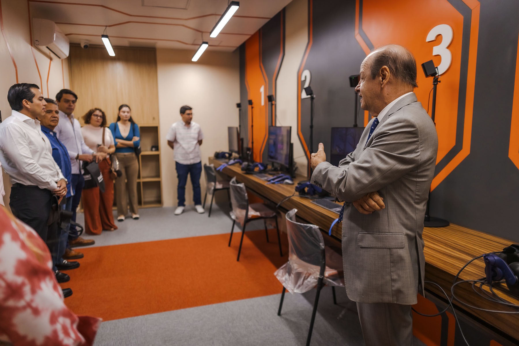 21 / 25 - Desayuno de Trabajo y Renovación de Convenio con COPARMEX 21 / 25 - Desayuno de Trabajo y Renovación de Convenio con COPARMEX