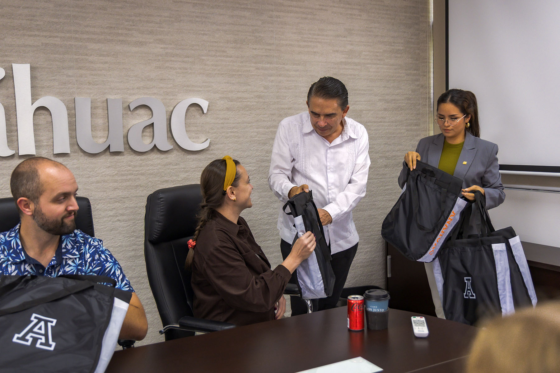 6 / 9 - Visita de Estudiantes Internacionales 202560: Un Enriquecimiento Mutuo 6 / 9 - Visita de Estudiantes Internacionales 202560: Un Enriquecimiento Mutuo