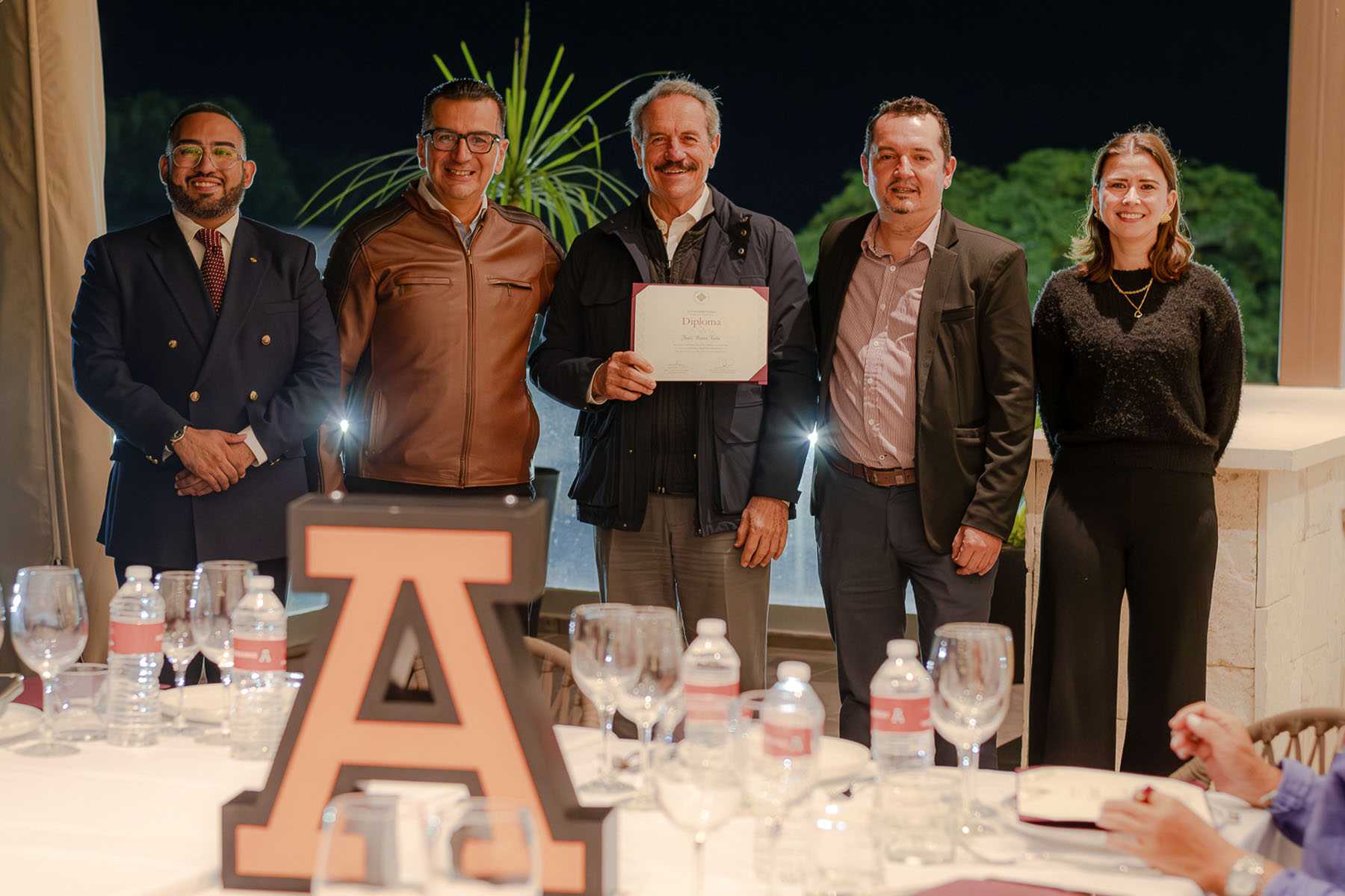 15 / 32 - Clausura del Curso en Cultura y Cata de Vinos Franceses 15 / 32 - Clausura del Curso en Cultura y Cata de Vinos Franceses