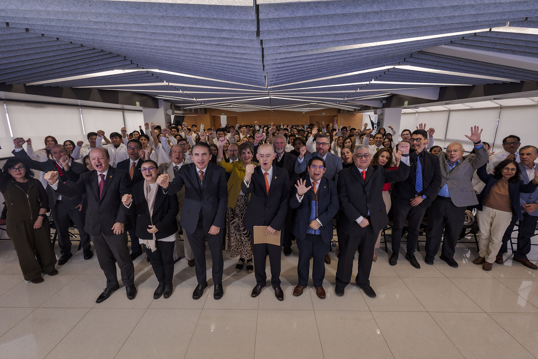 24 / 25 - La Escuela de Medicina Celebra 10 Años de Excelencia, Vocación y Liderazgo de Acción 24 / 25 - La Escuela de Medicina Celebra 10 Años de Excelencia, Vocación y Liderazgo de Acción