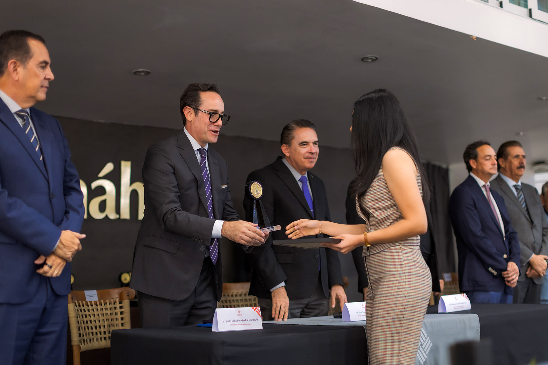 28 / 53 - La Excelencia que Trasciende: Entrega del Premio Excellentia Aurea en el Campus Xalapa 28 / 53 - La Excelencia que Trasciende: Entrega del Premio Excellentia Aurea en el Campus Xalapa