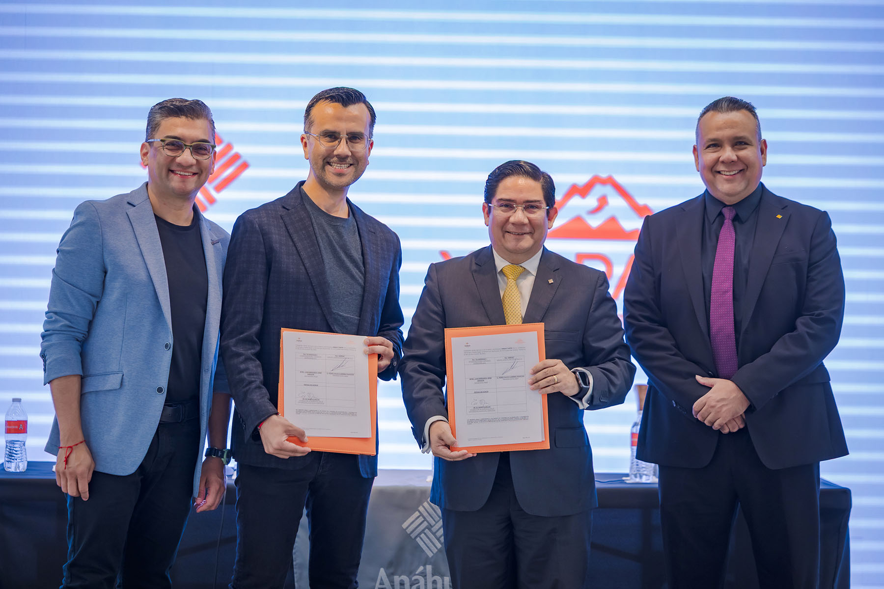 13 / 15 - Firma de Convenio de Colaboración con Xerpas MX 13 / 15 - Firma de Convenio de Colaboración con Xerpas MX