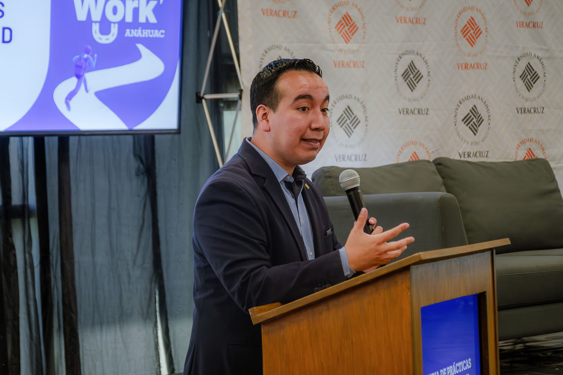 8 / 40 - Road2Work: Conecta a Más de 230 Estudiantes con el Mercado Laboral 8 / 40 - Road2Work: Conecta a Más de 230 Estudiantes con el Mercado Laboral