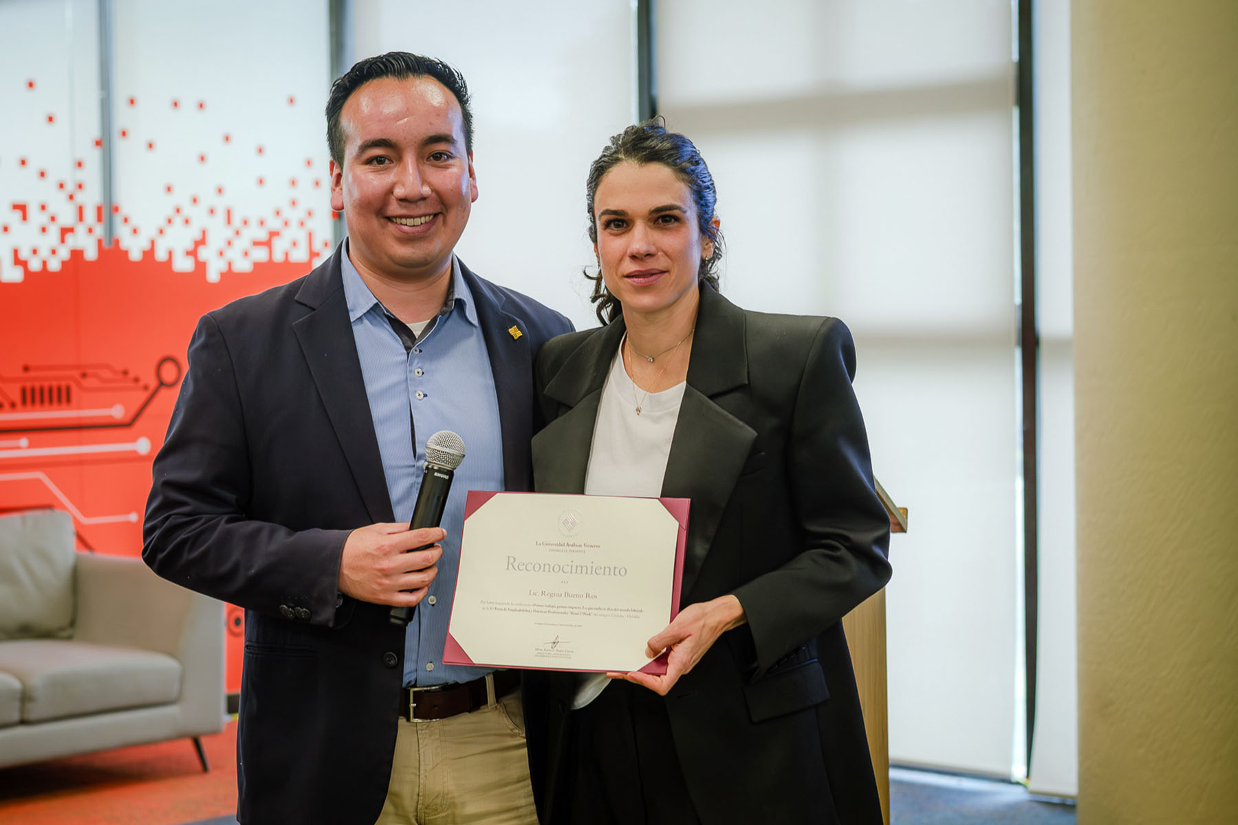 38 / 40 - Road2Work: Conecta a Más de 230 Estudiantes con el Mercado Laboral 38 / 40 - Road2Work: Conecta a Más de 230 Estudiantes con el Mercado Laboral