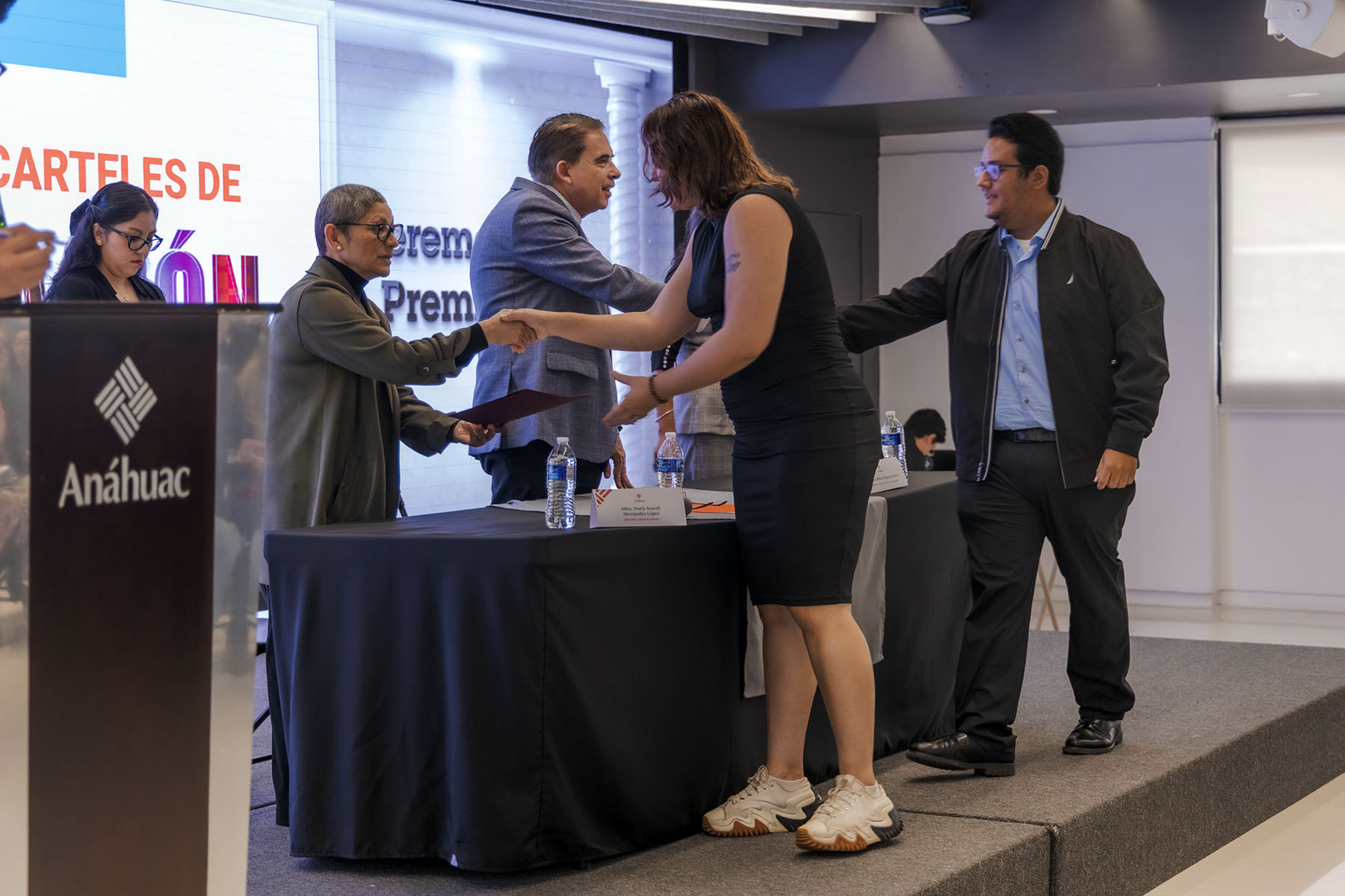 23 / 58 - 3.er Concurso de Carteles de Investigación 23 / 58 - 3.er Concurso de Carteles de Investigación