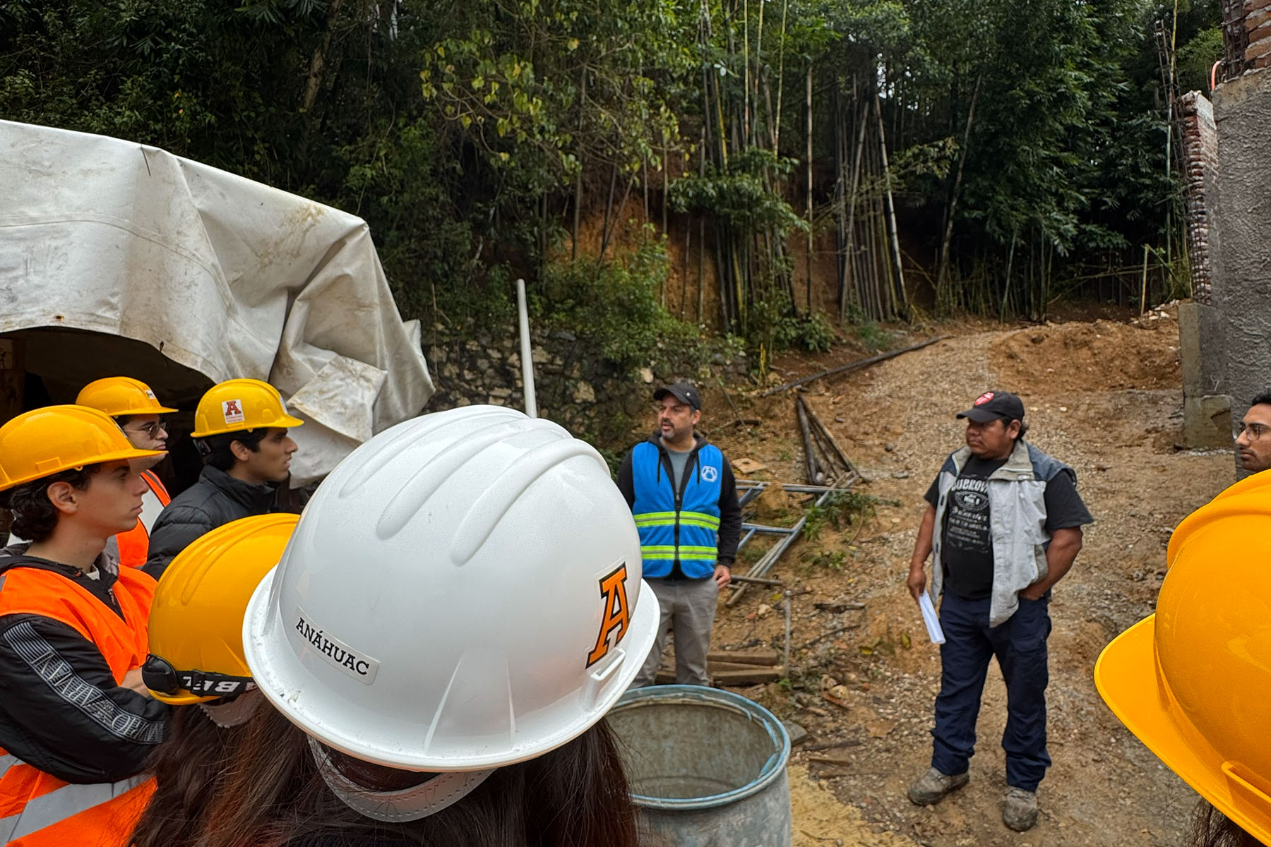 4 / 6 - Aprender Desde la Obra: Prácticas de Campo de Estudiantes de Arquitectura 4 / 6 - Aprender Desde la Obra: Prácticas de Campo de Estudiantes de Arquitectura