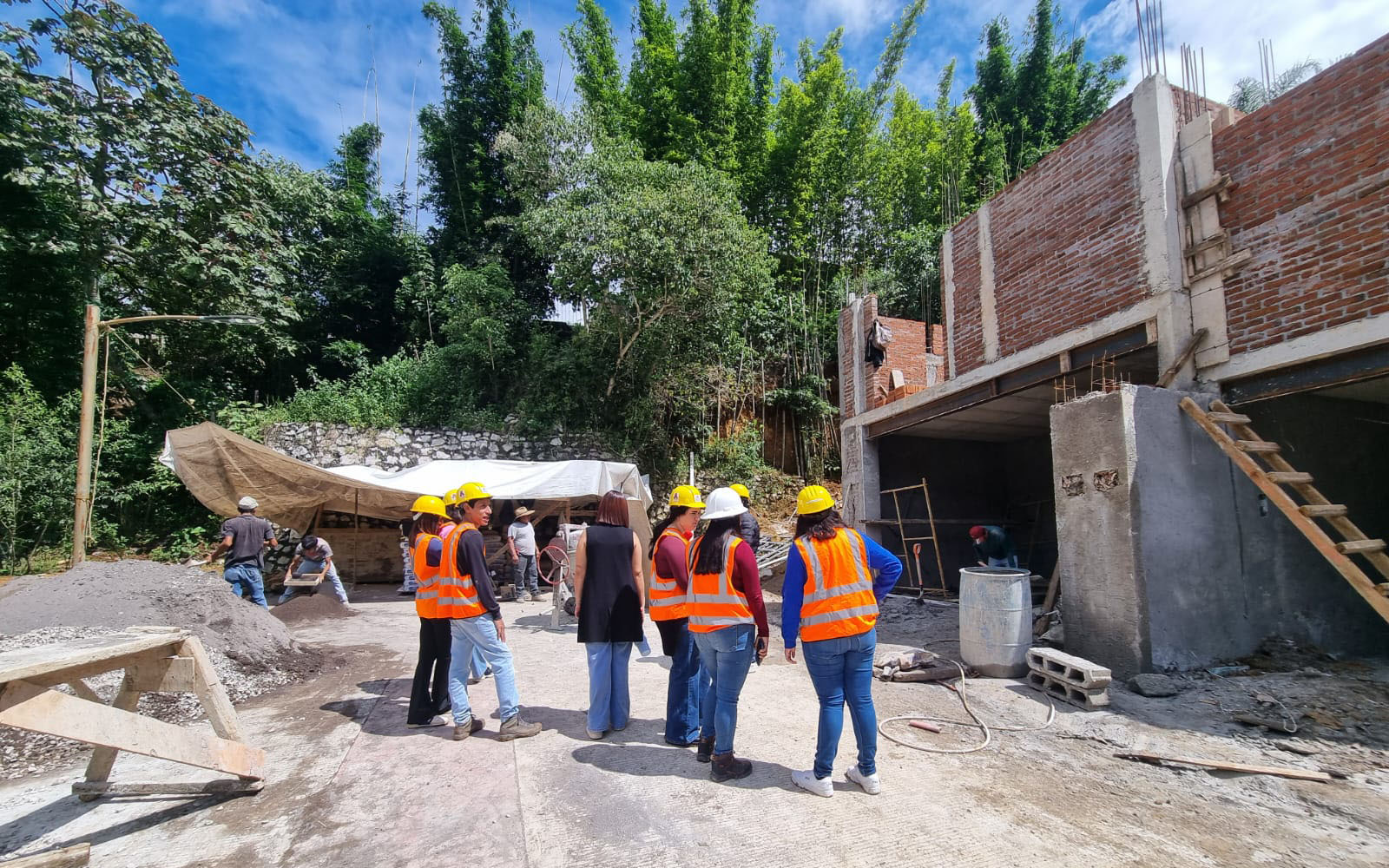 4 / 8 - Prácticas de Campo en la Asignatura de Edificación Media 4 / 8 - Prácticas de Campo en la Asignatura de Edificación Media