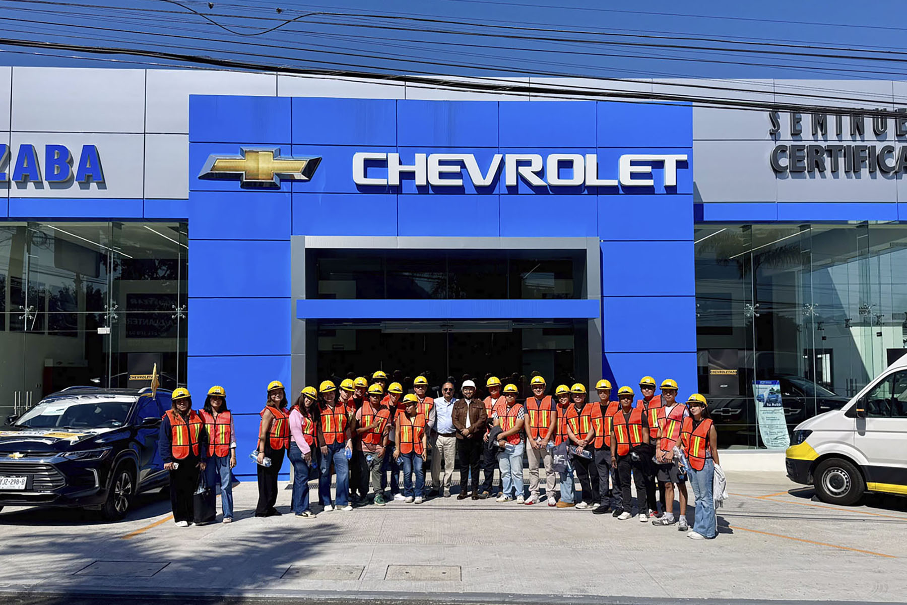 8 / 8 - Alumnos de Arquitectura Visitan las Agencias Buick y Chevrolet en Orizaba 8 / 8 - Alumnos de Arquitectura Visitan las Agencias Buick y Chevrolet en Orizaba