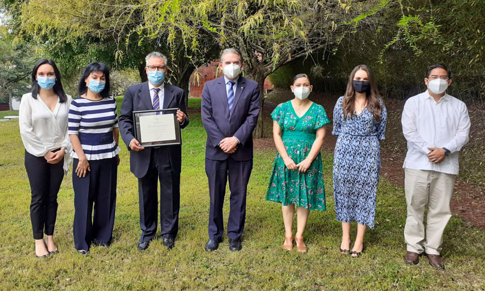 Reconocimiento al Lic. Francisco Gutiérrez Cahue