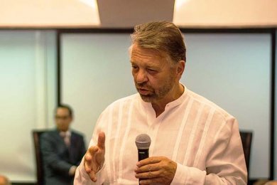 Dr. Jorge Castañeda en la Anáhuac Xalapa