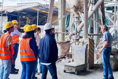 Visita Académica de Estudiantes de Arquitectura a Pretensur