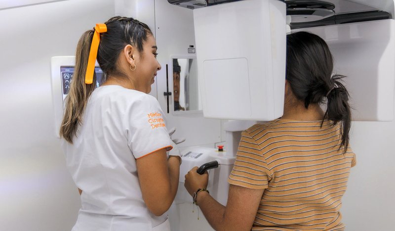 1 / 1 - Apertura del Laboratorio de Radiología Craneofacial