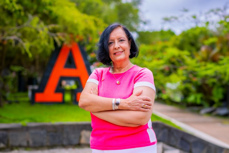 1 / 1 - La Influencia de la Formación Integral en el Desarrollo Profesional de una Líder